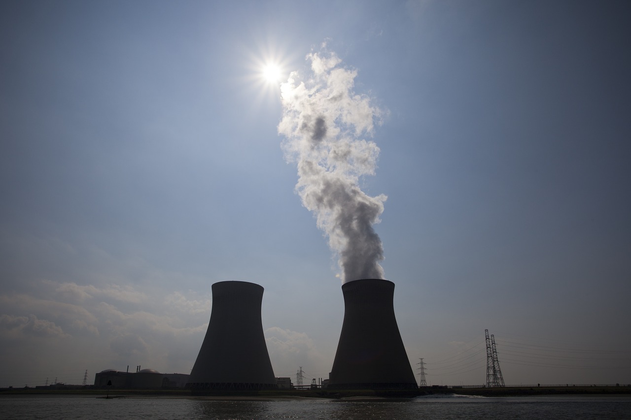 Valuing The Greenhouse Gas Emissions From Nuclear Power The