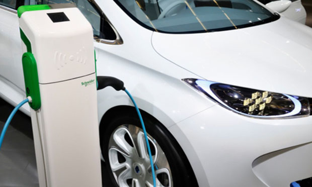 electric vehicle recharging (iStock)