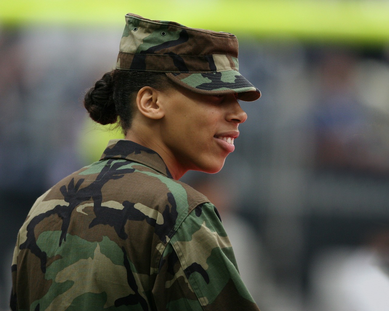 Women in the U.S. military and combat roles: Research roundup